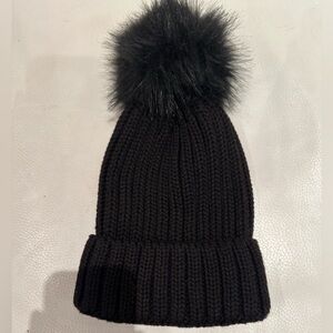 New Warm and stylish Pom-Pom Hat. One Size